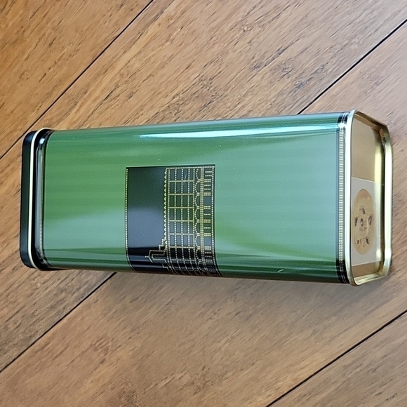 Harrods Knightbridge Butter Sultana Collectible Cookie Tin, Dark Green/Black - Picture 5 of 14